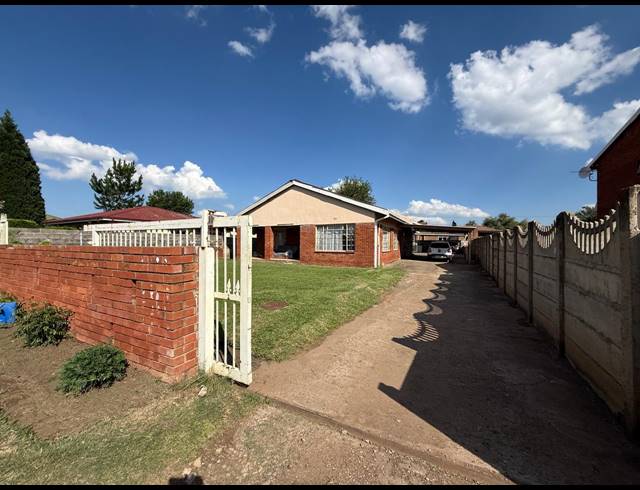 6 BEDROOM HOUSE FOR SALE IN LENNOXTON